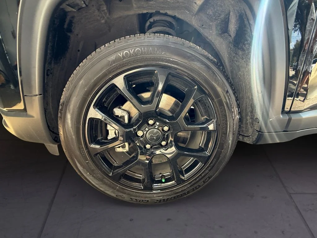 Used 2026 Black Jeep Latitude image 9