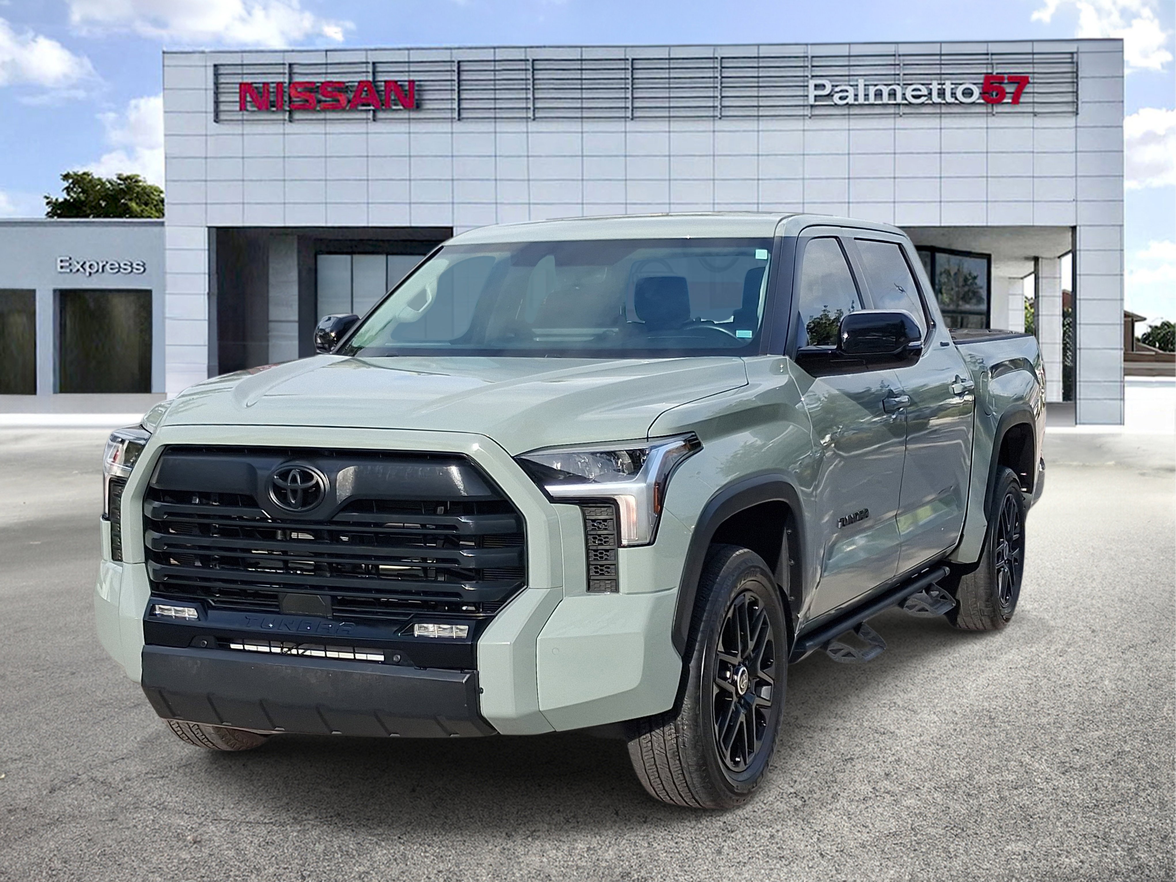 Used 2024  Toyota Limited image 3