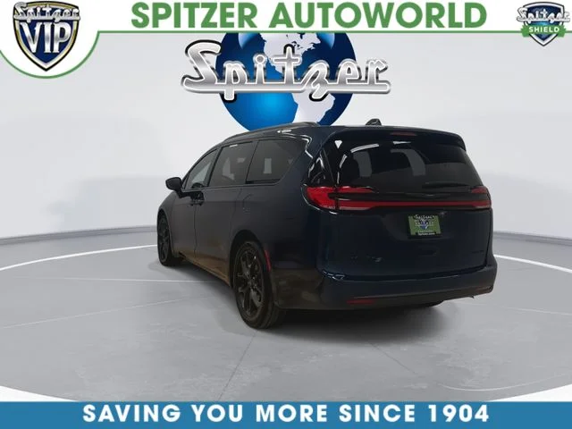Used 2025 Blue Chrysler Limited image 8