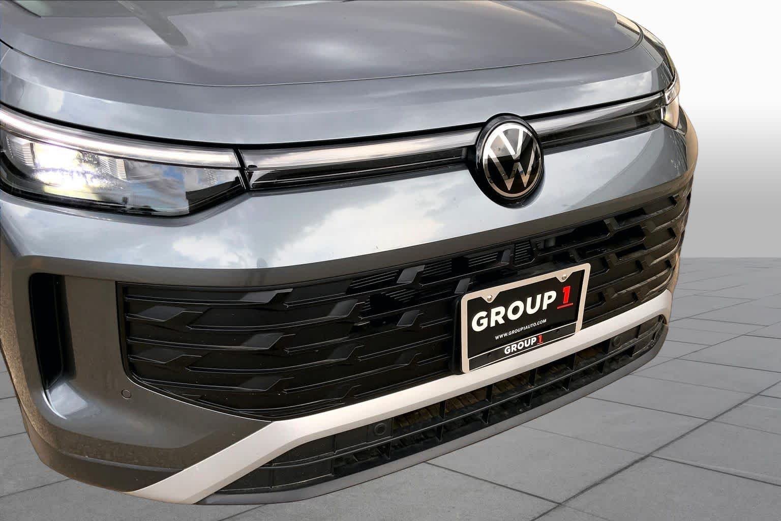 Used 2026 Platinum Gray Metallic Volkswagen S image 29