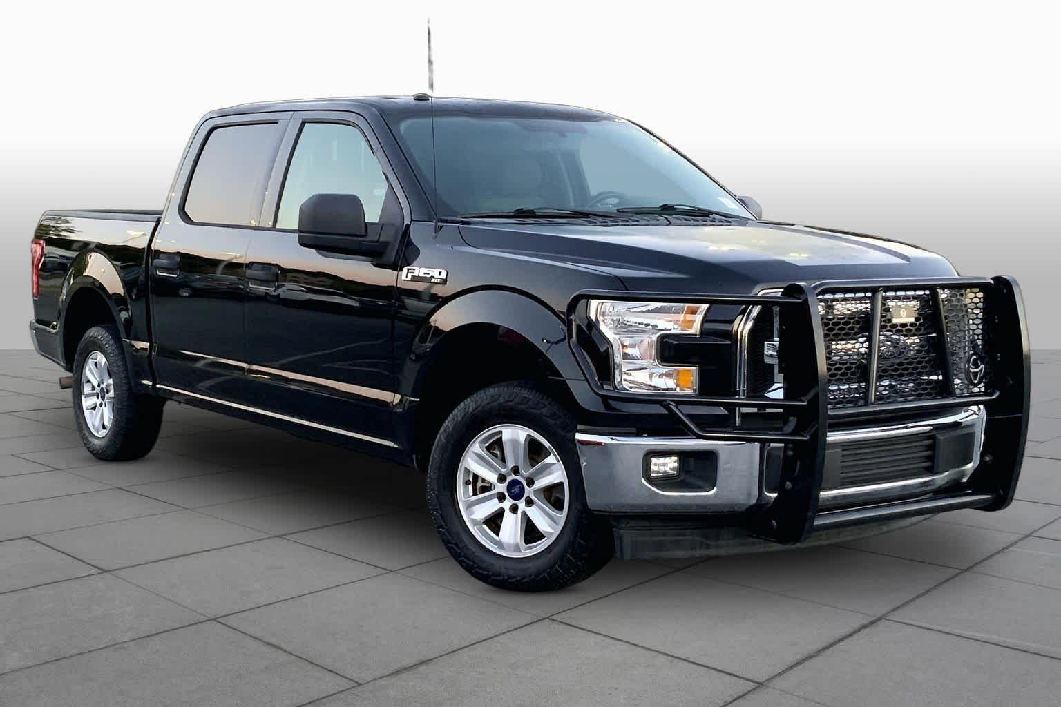 Used 2017 Shadow Black Ford XLT image 3