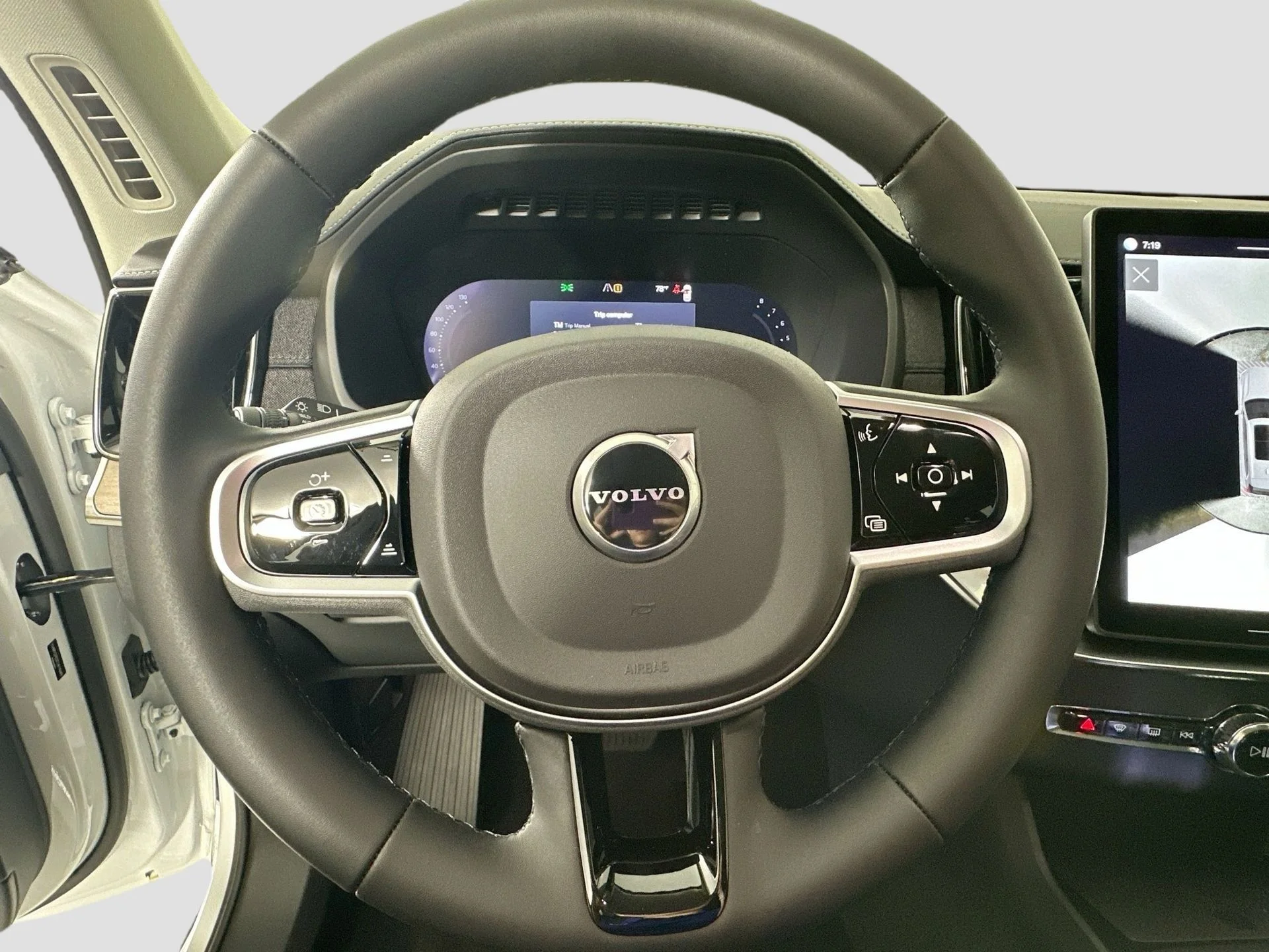 New 2026 Crystal White Volvo Plus image 12