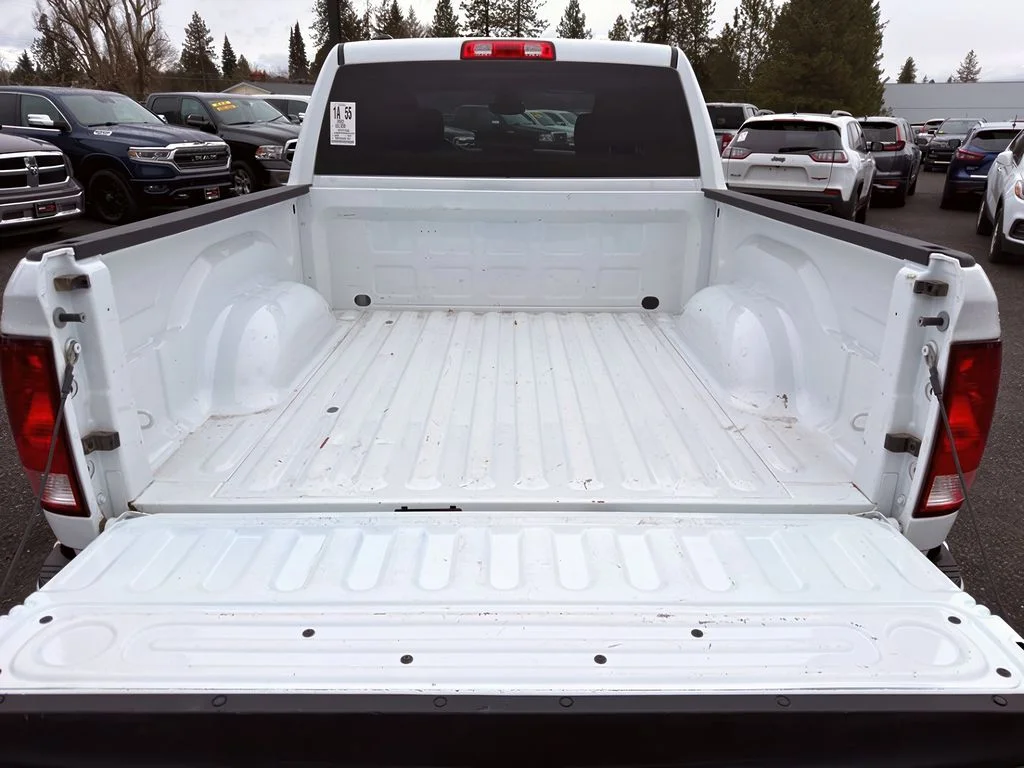 Used 2022 Bright White Ram SLT image 9