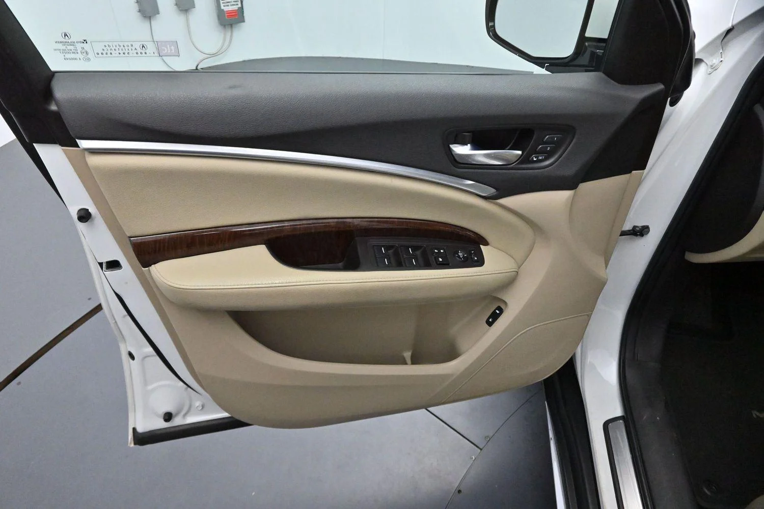Used 2020 Platinum White Pearl Acura SH-AWD image 9