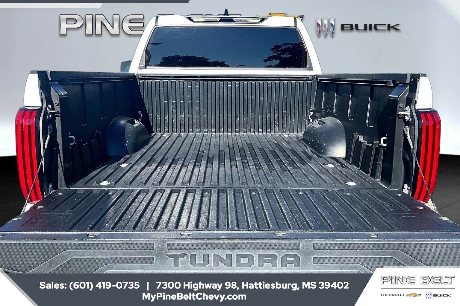 Used 2023 Ice Cap Toyota SR5 image 5