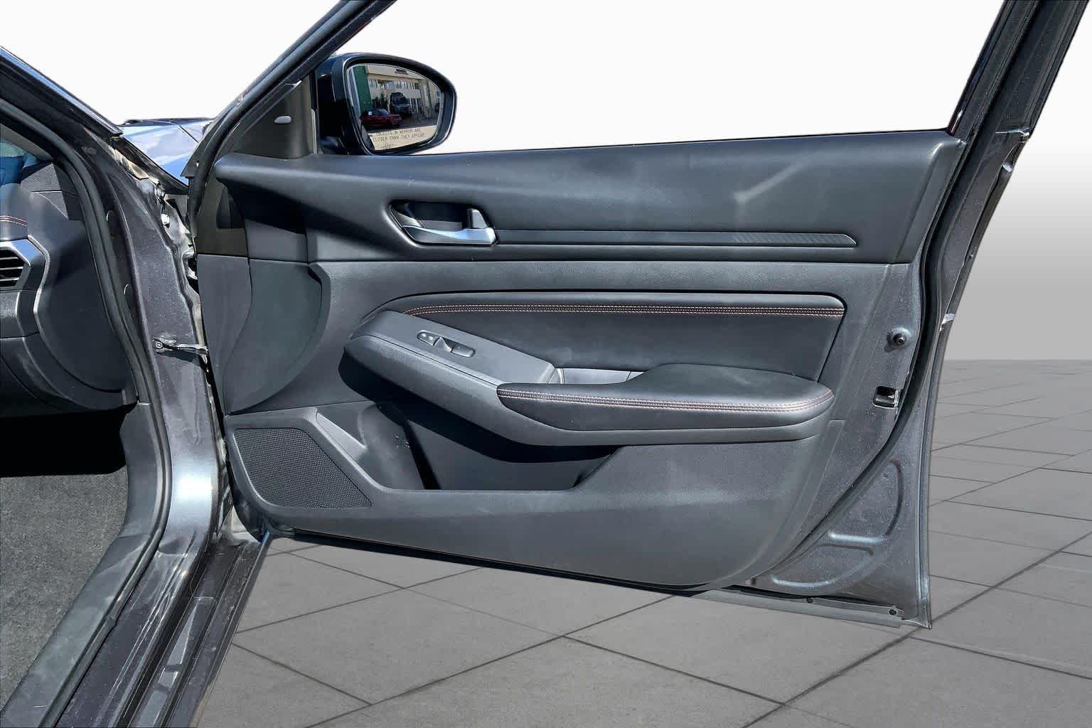 Used 2020 Gun Metallic Nissan 2.5 SR image 22