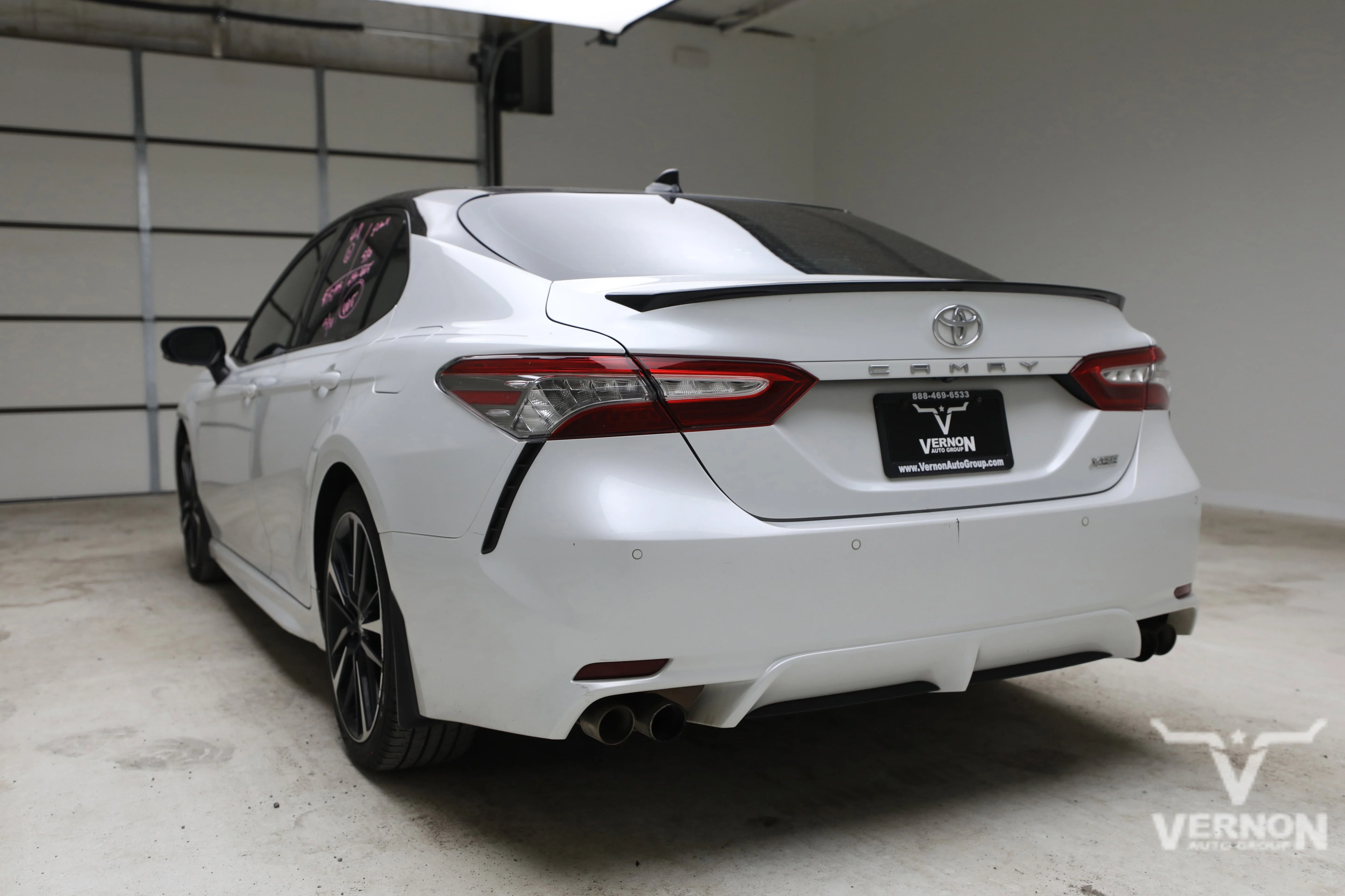 Pre-Owned 2019 Toyota Camry XLE Sedan FWD
