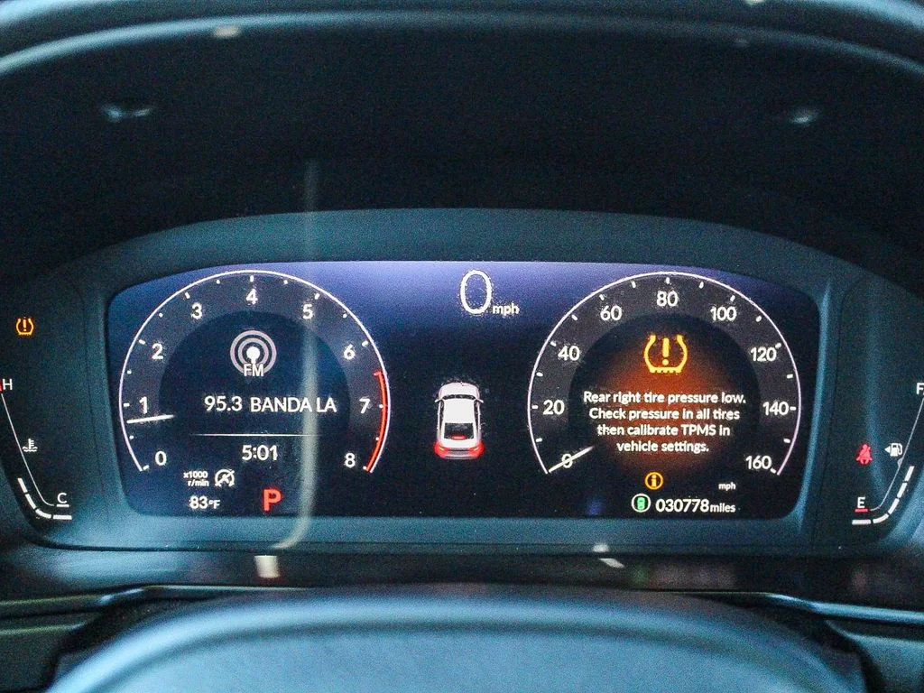 Used 2024 White Honda EX image 25