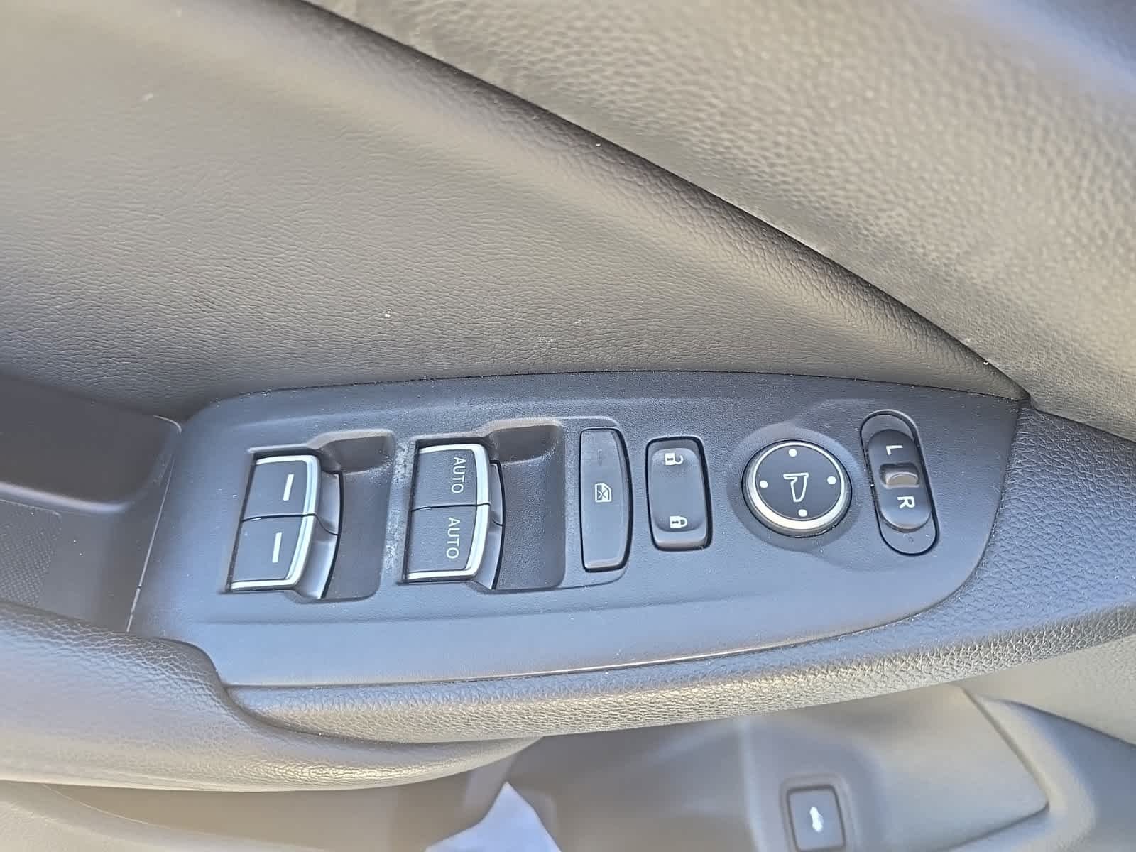Used 2018 White Honda LX 1.5T image 16