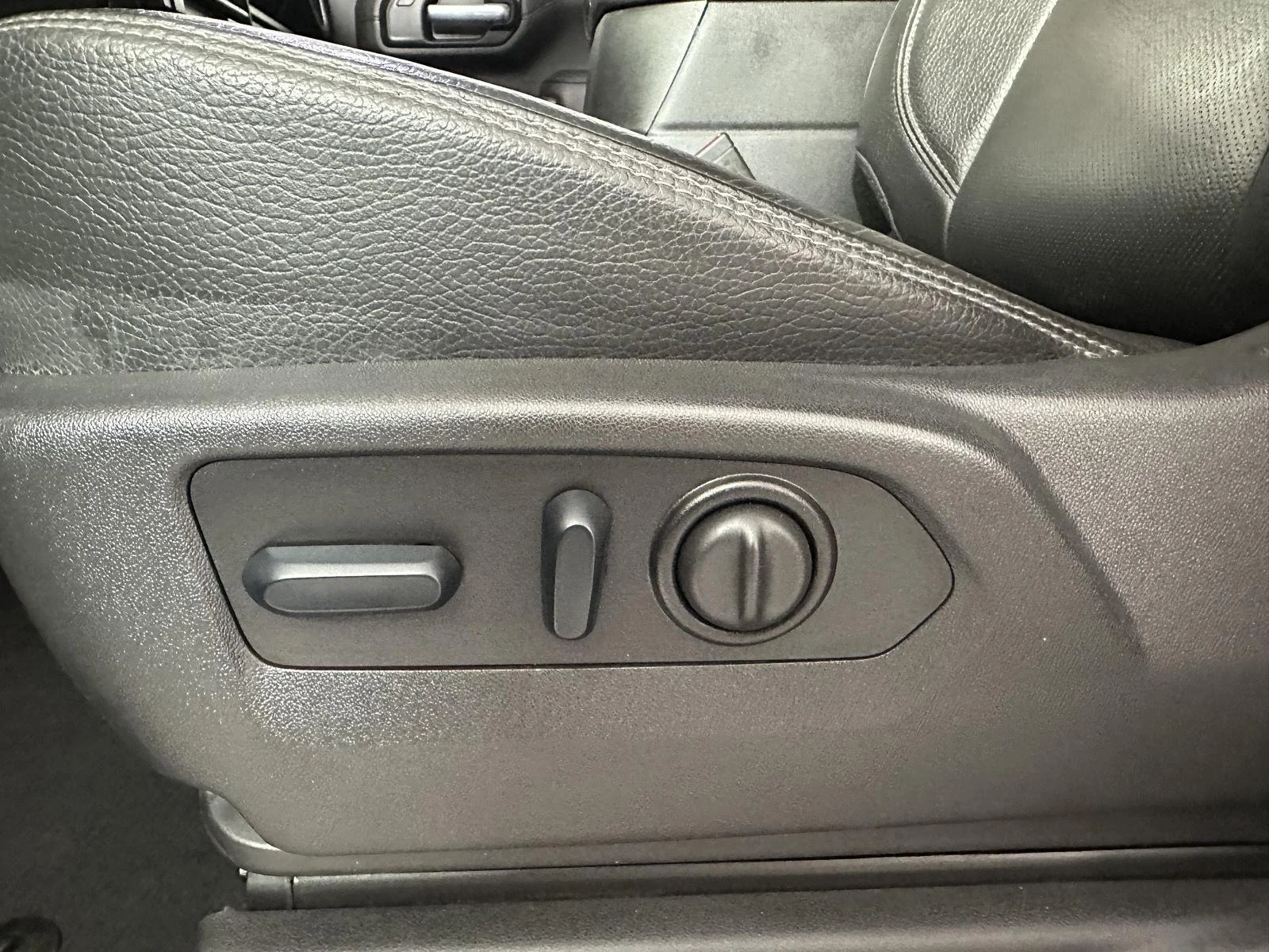 Used 2023 Ebony Twilight Metallic GMC Denali image 11