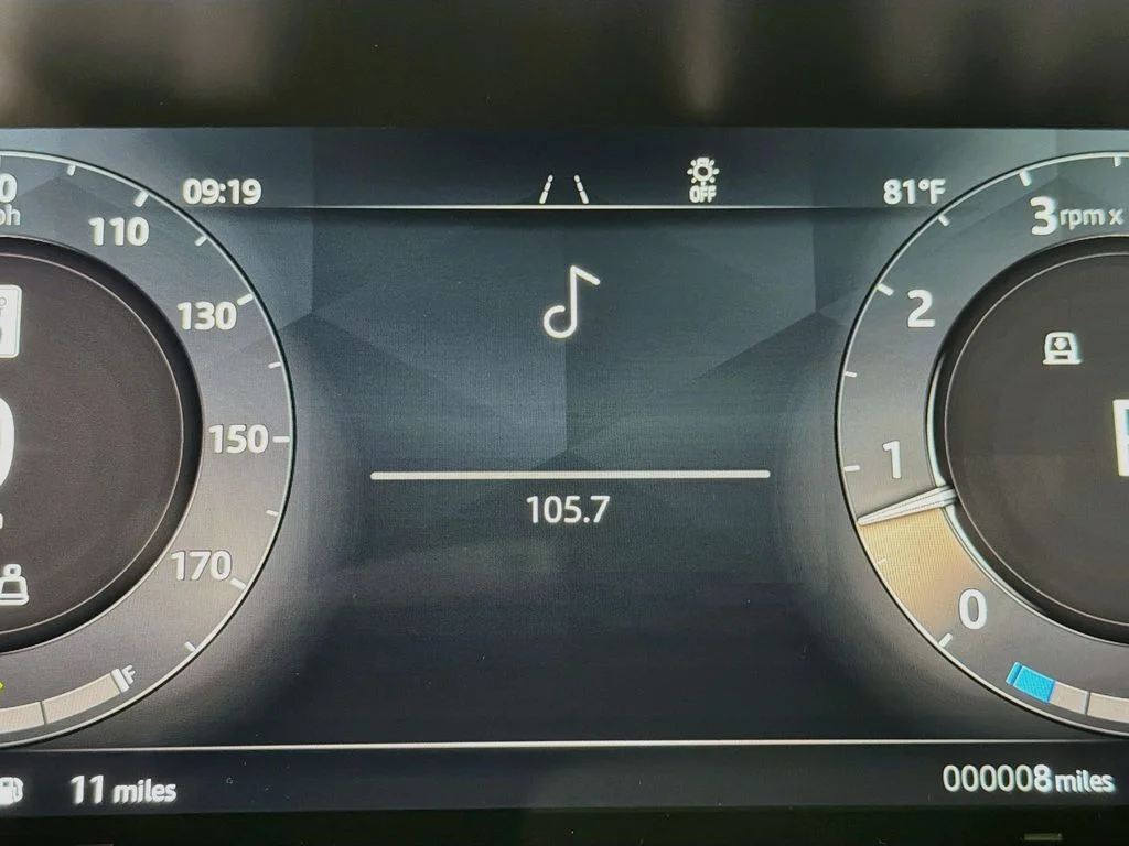 New 2026 Borasco Grey Land Rover Dynamic SE image 12