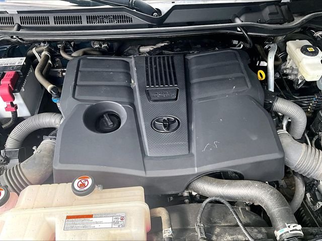 Used 2023  Toyota SR5 image 33