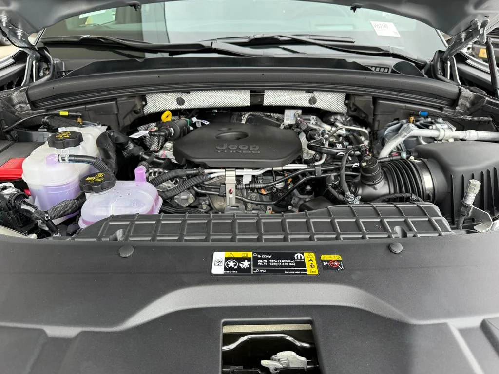 New 2026 Silver Zynith Exterior Paint Jeep Summit image 18