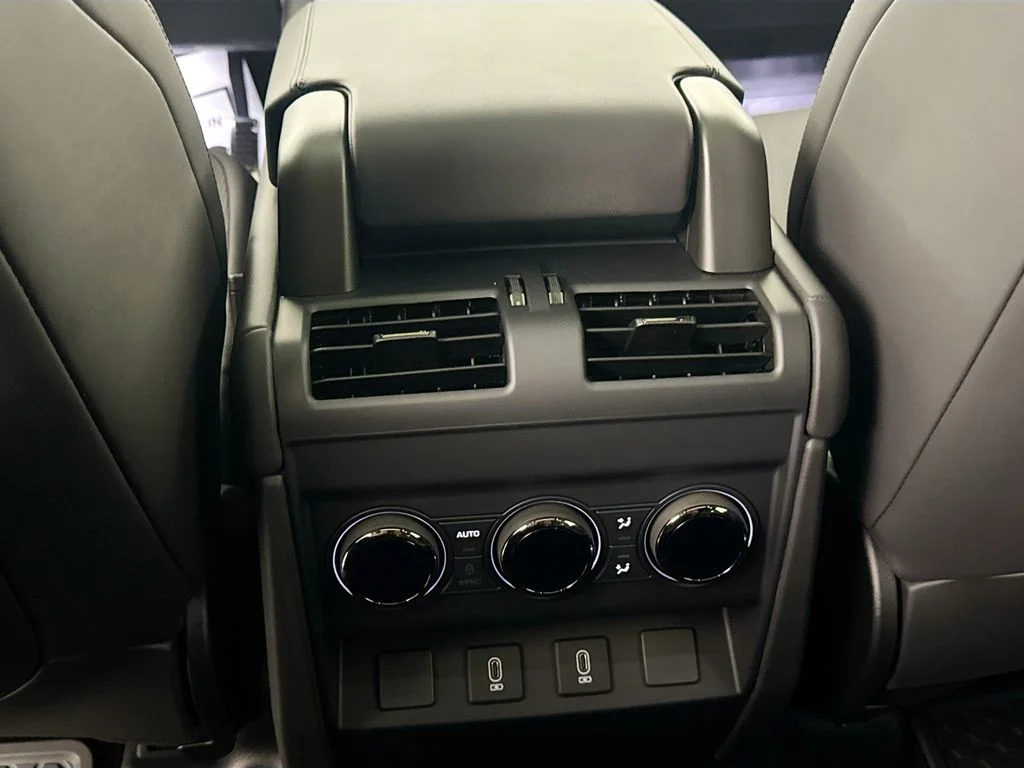 New 2026 Sargasso Blue Land Rover OCTA image 26