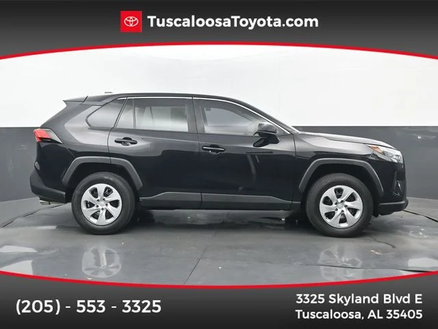 2025 Toyota RAV4 LE FWD's photo