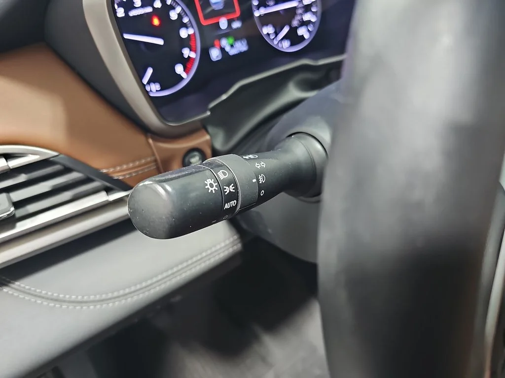 Used 2020 White Subaru Touring XT image 28