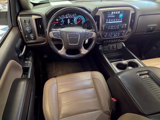 Used 2018 WHITE FROST TRICOAT GMC Denali image 14