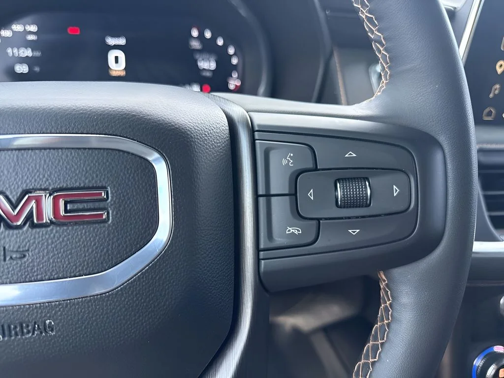 Used 2023 White GMC AT4 image 18