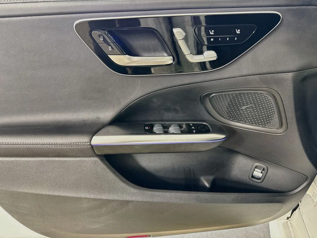 Used 2022 White Mercedes-Benz C 300 image 18