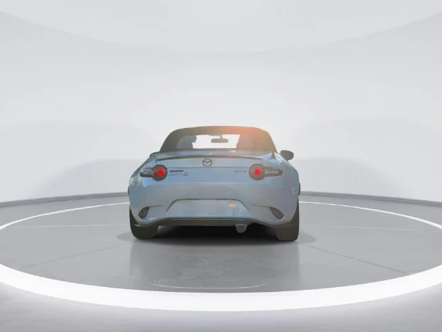 Used 2016 White Mazda Club image 7