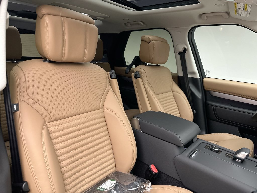 New 2026 Carpathian Gray Premium Metallic Land Rover Gemini Edition image 6
