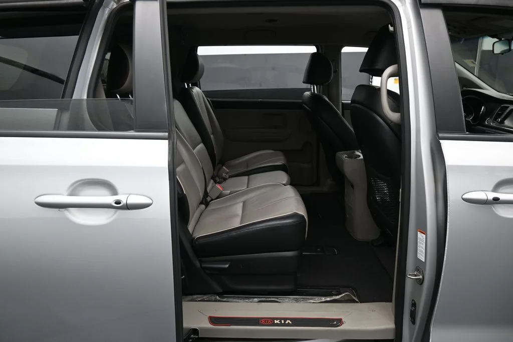 Used 2021 Silky Silver Kia EX image 38