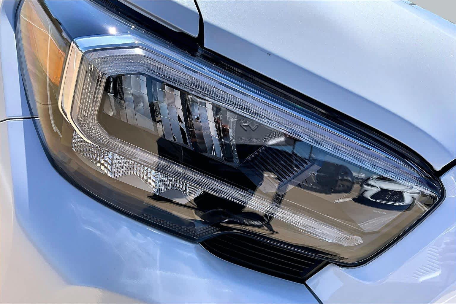 Used 2023 Wind Chill Pearl Toyota Limited image 28