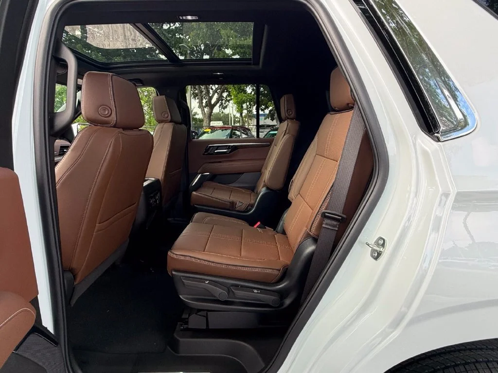 New 2026 Polar White Tricoat Chevrolet High Country image 10