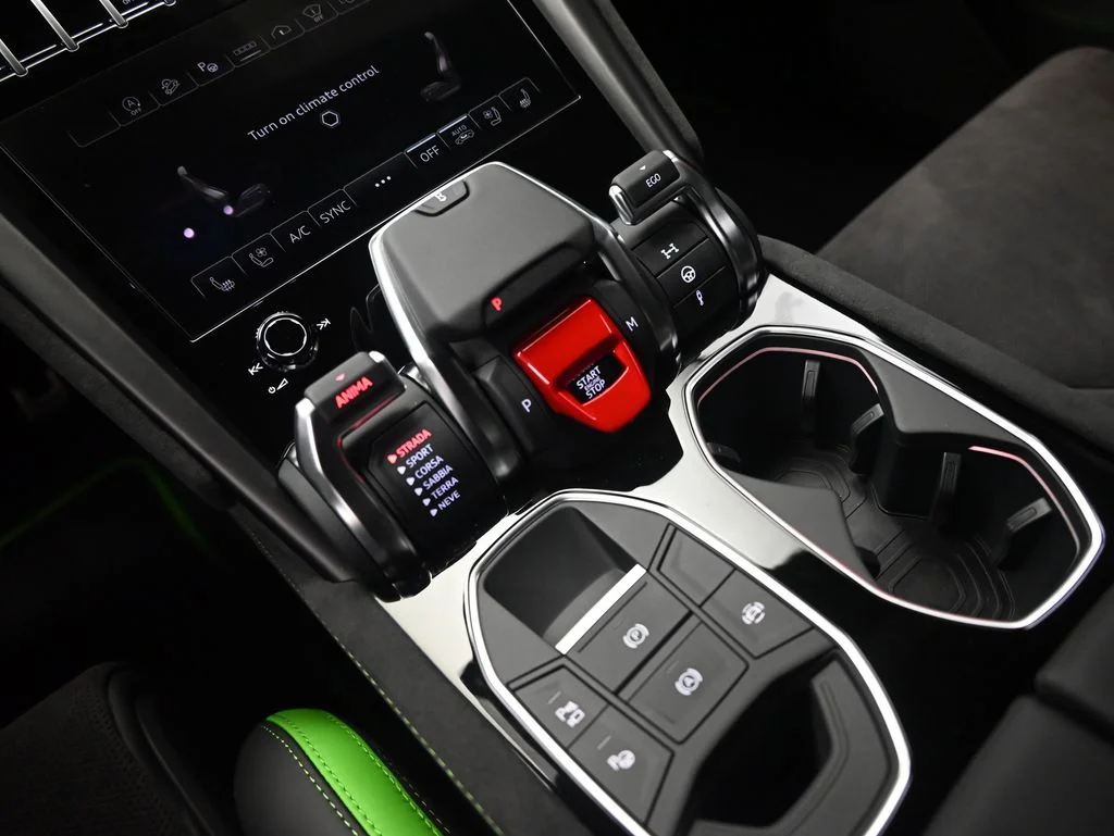 Used 2023  Lamborghini  image 12