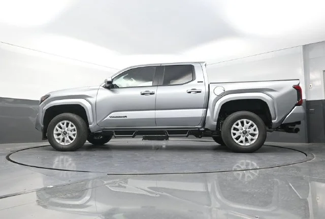 Used 2026 Silver Toyota SR5 image 34