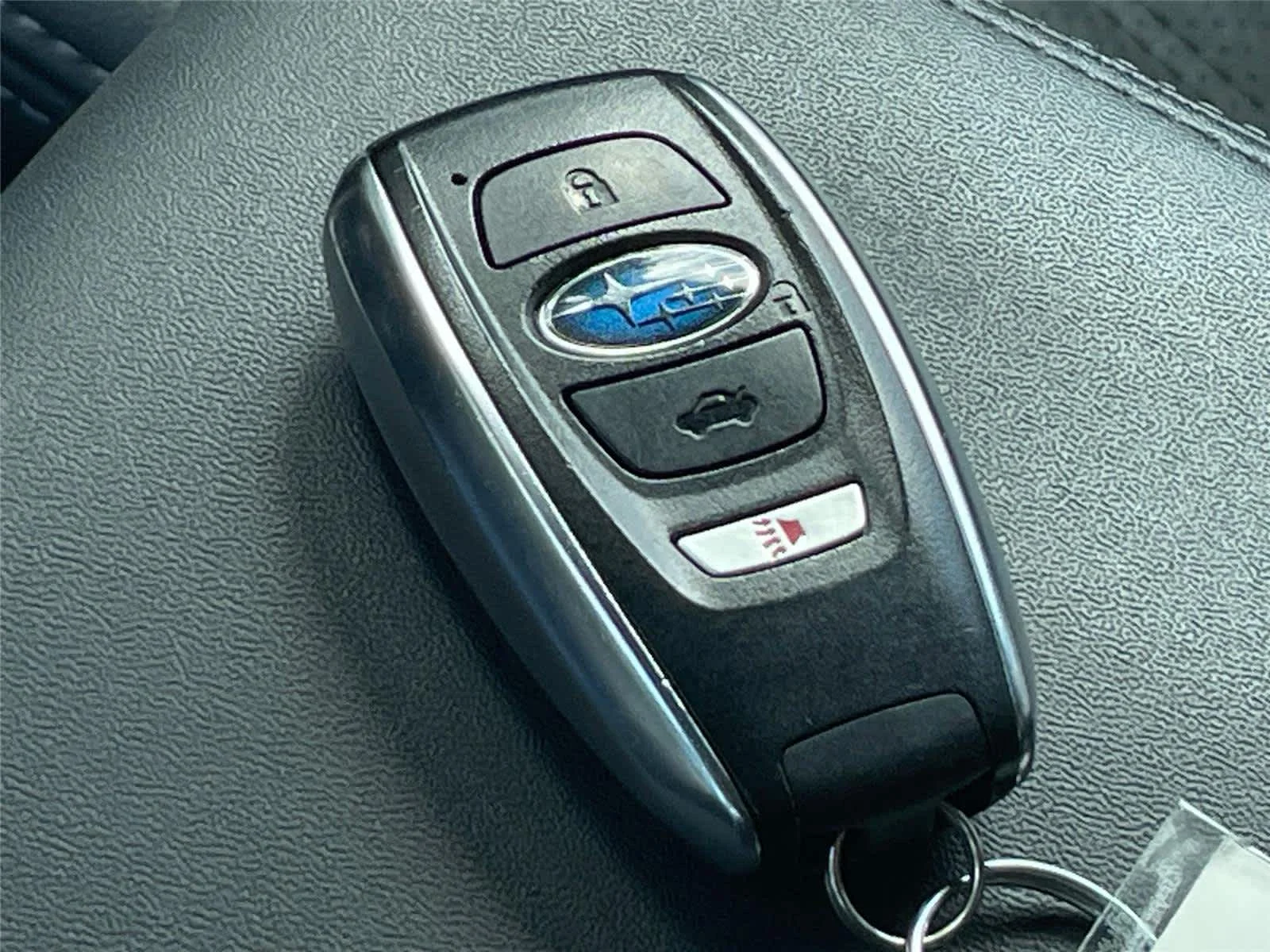 Used 2023 Ice Silver Metallic Subaru Limited image 26