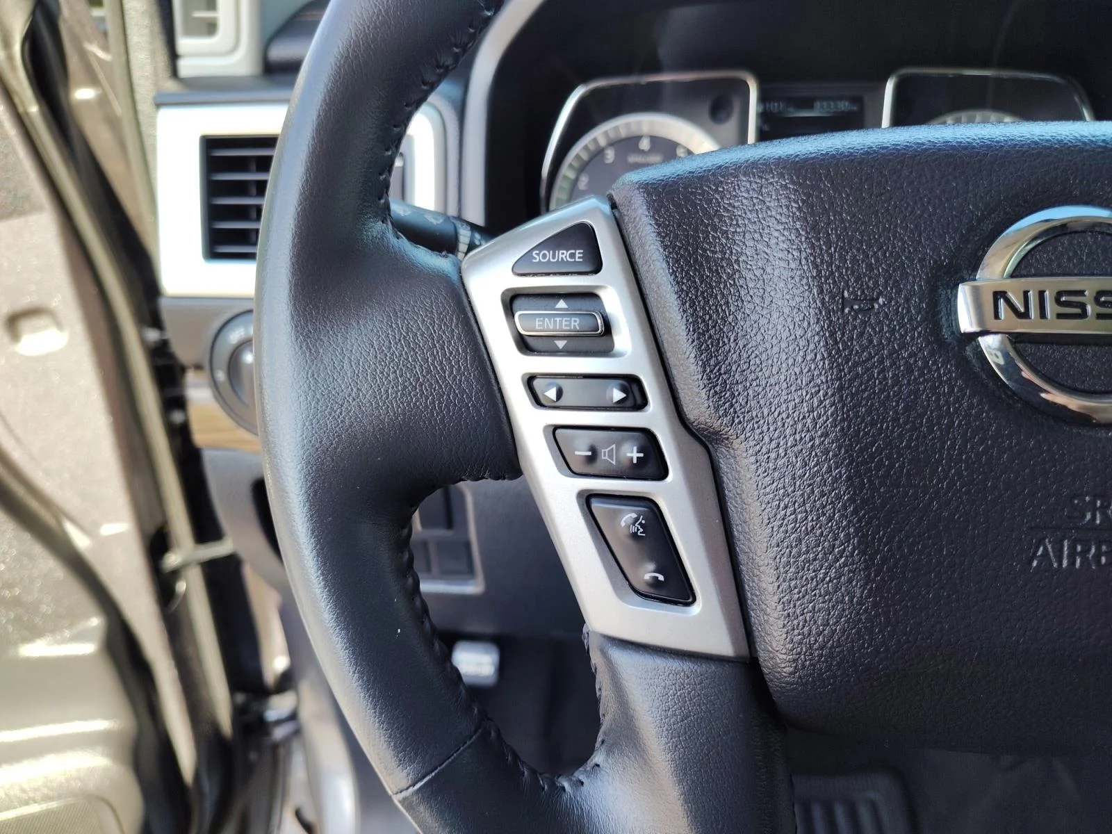 Used 2017 Gray Nissan SL image 19