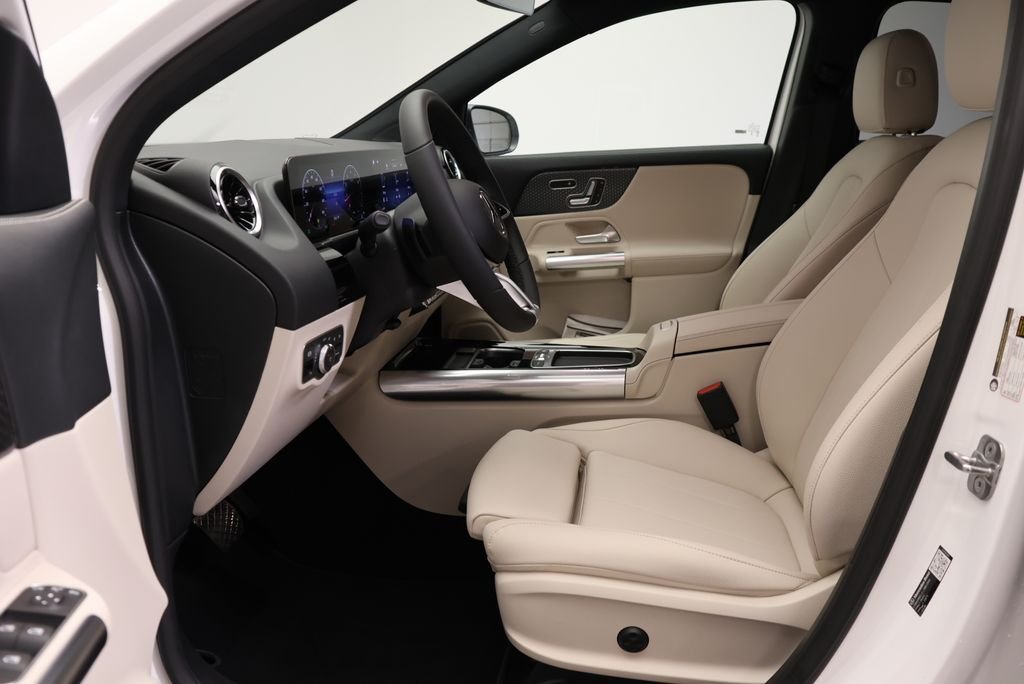 Used 2026 Polar White Mercedes-Benz GLA 250 image 37