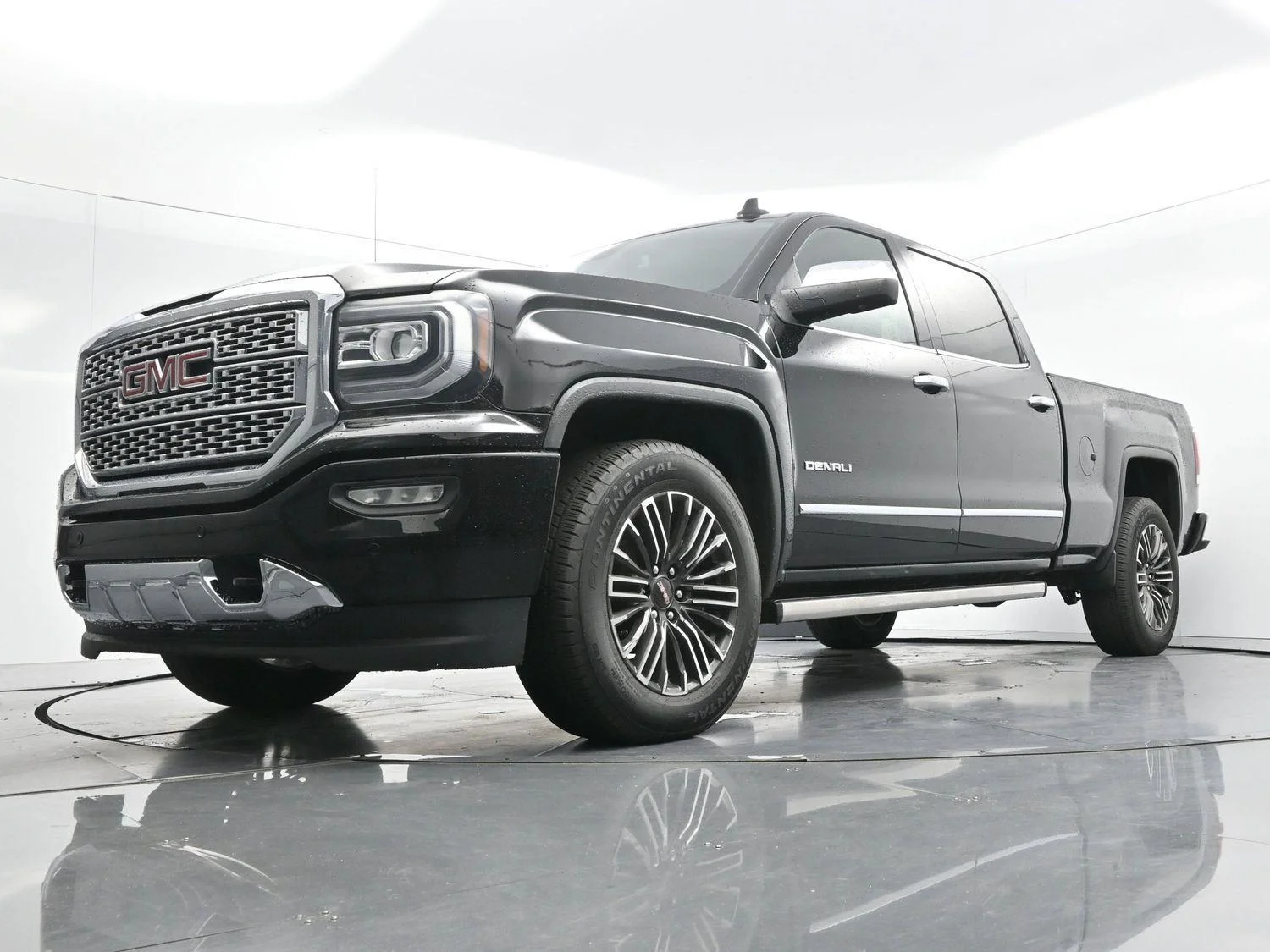 Used 2017 ONYX BLACK GMC Denali image 46