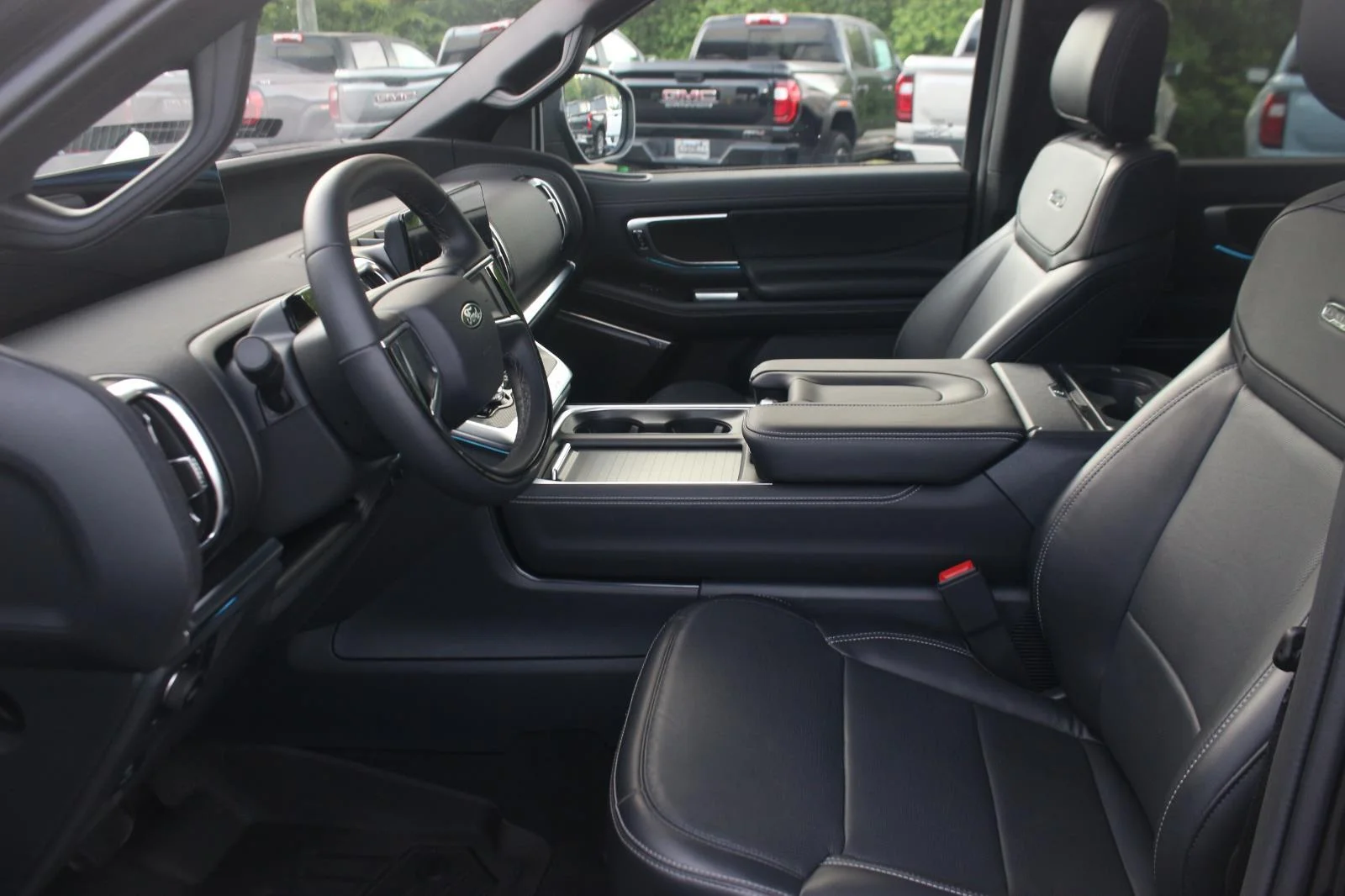 Used 2025 Black Ford Platinum image 17