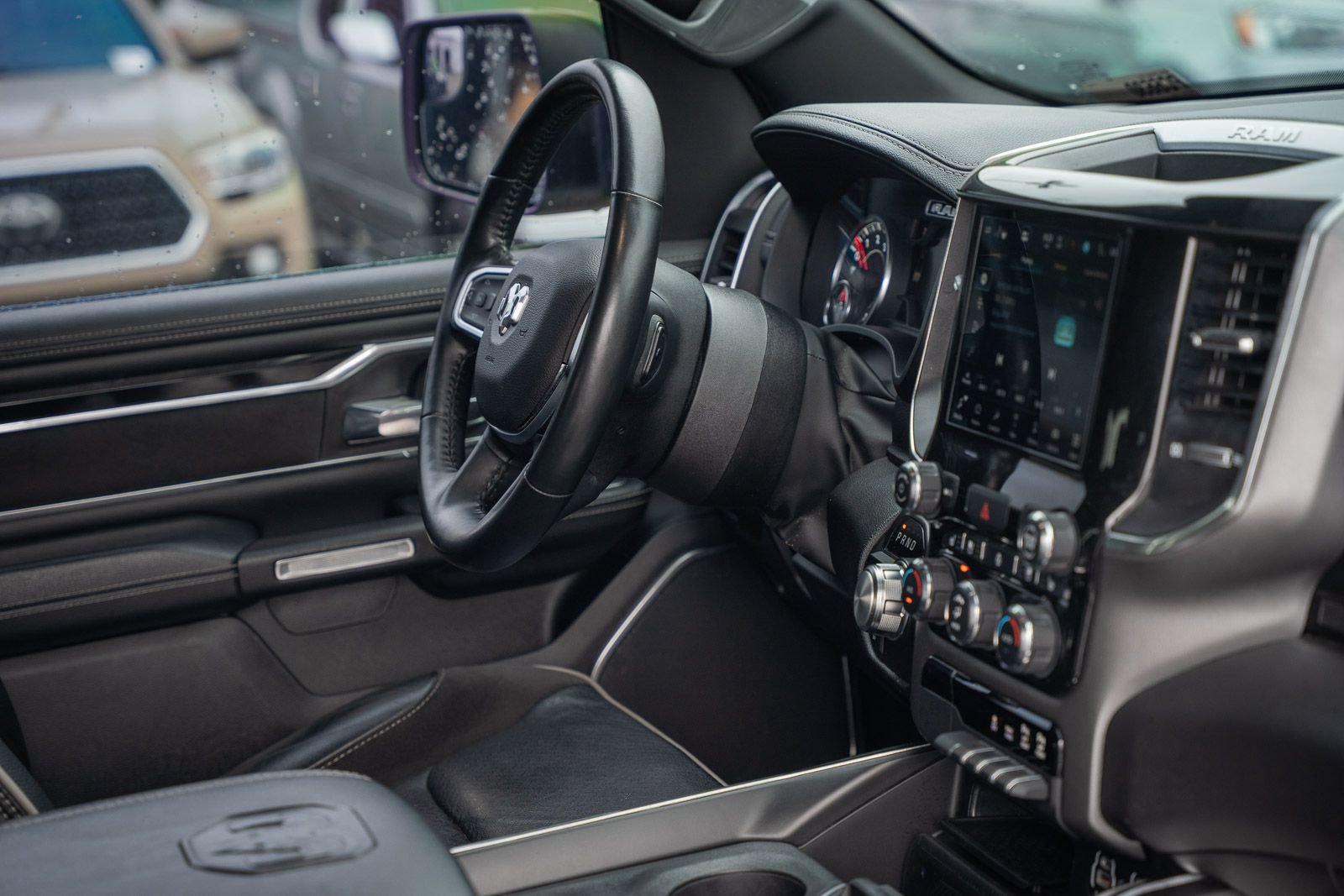 Used 2022 White Ram Laramie image 13