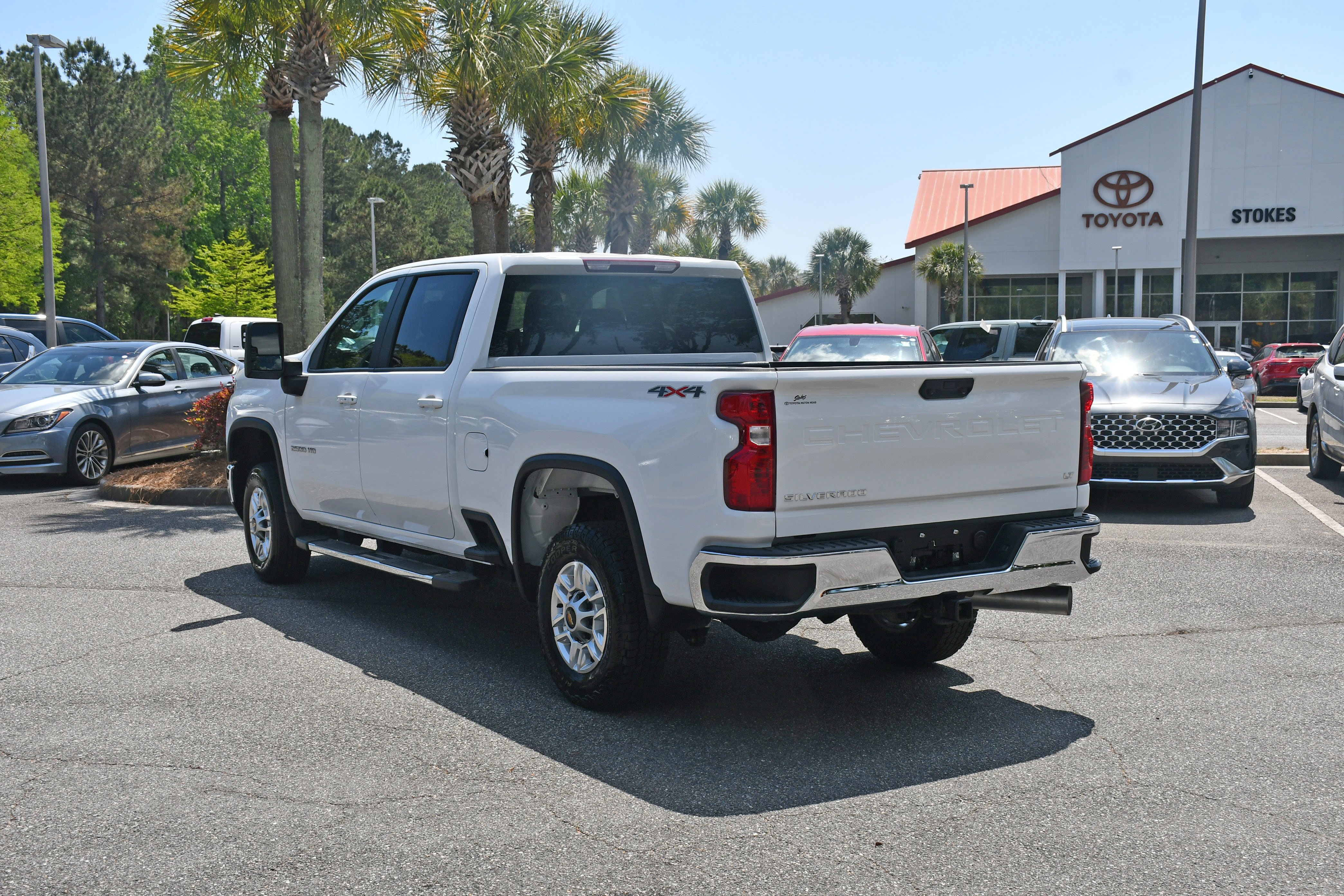 Used 2025 White Chevrolet LT image 2