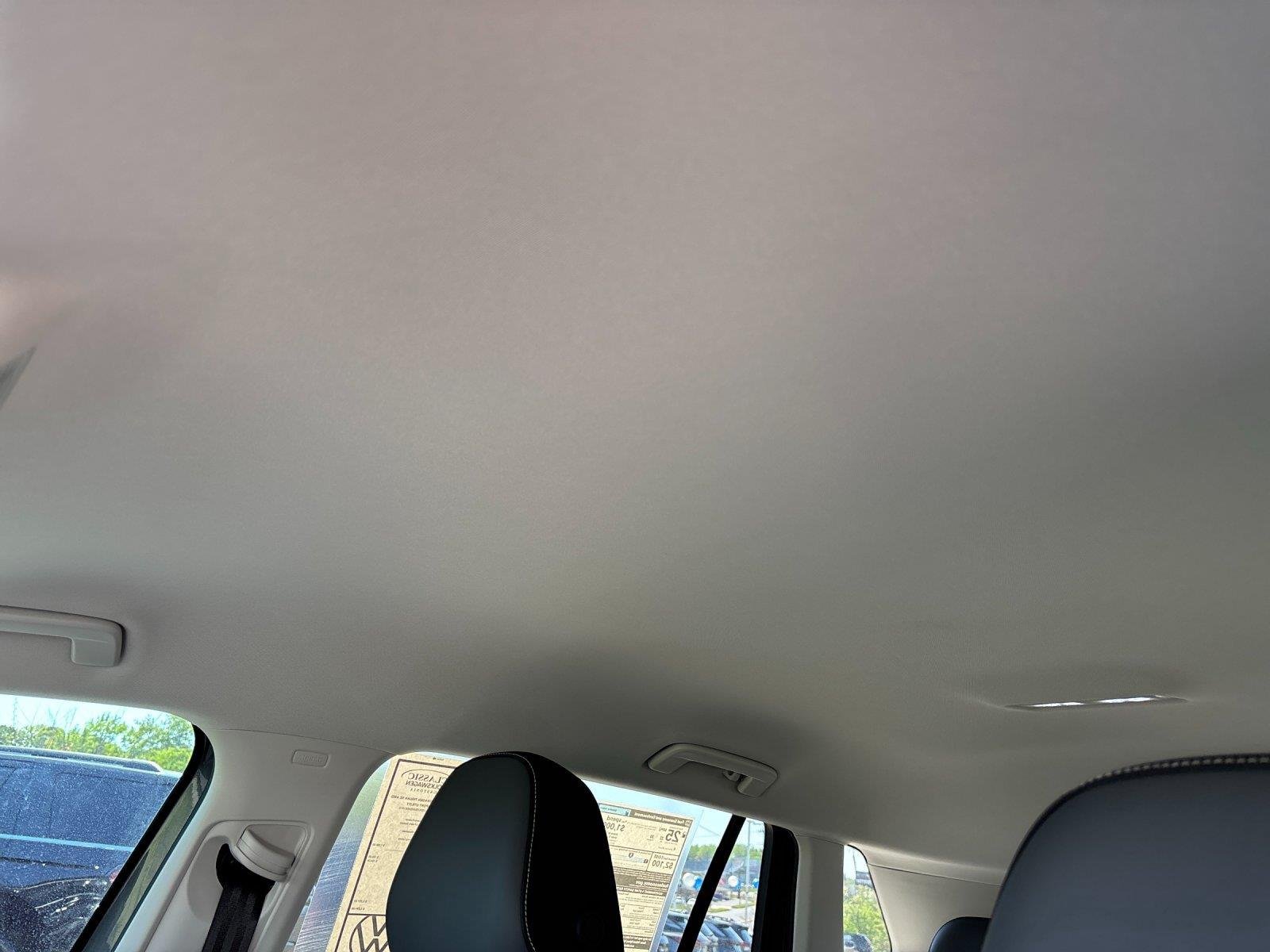 2025 Volkswagen Tiguan SE - Photo 30