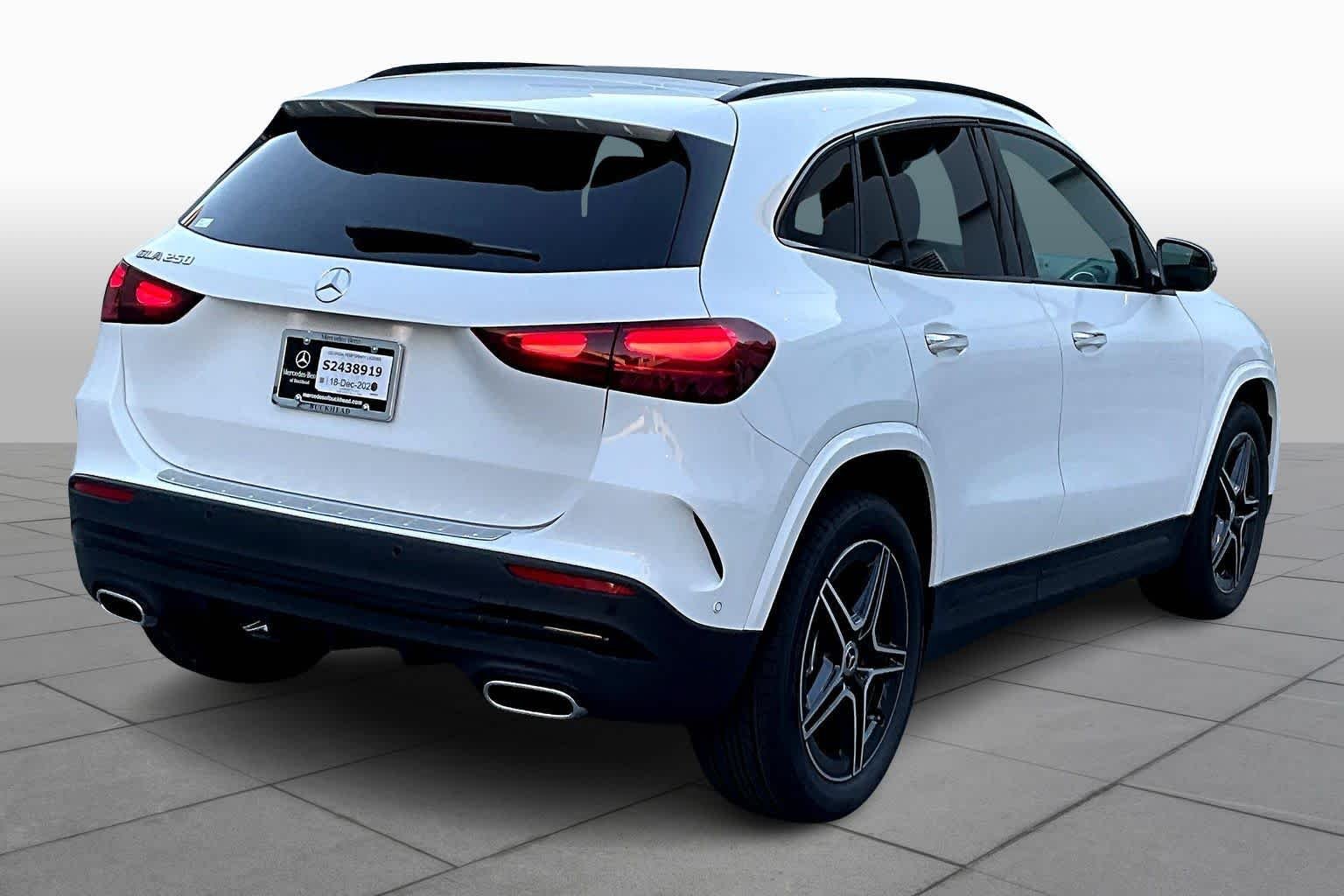 Certified Used 2026 Polar White Mercedes-Benz GLA 250 image 12