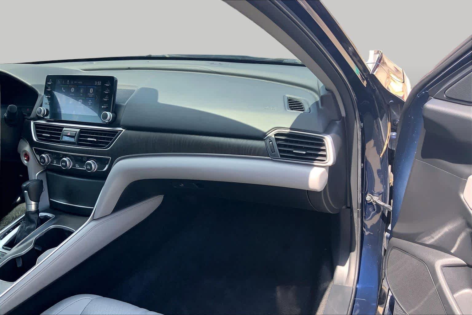 Used 2020 Obsidian Blue Pearl Honda EX-L image 18