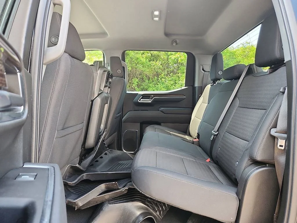 2022 Chevrolet Silverado 1500 LT - Photo 10
