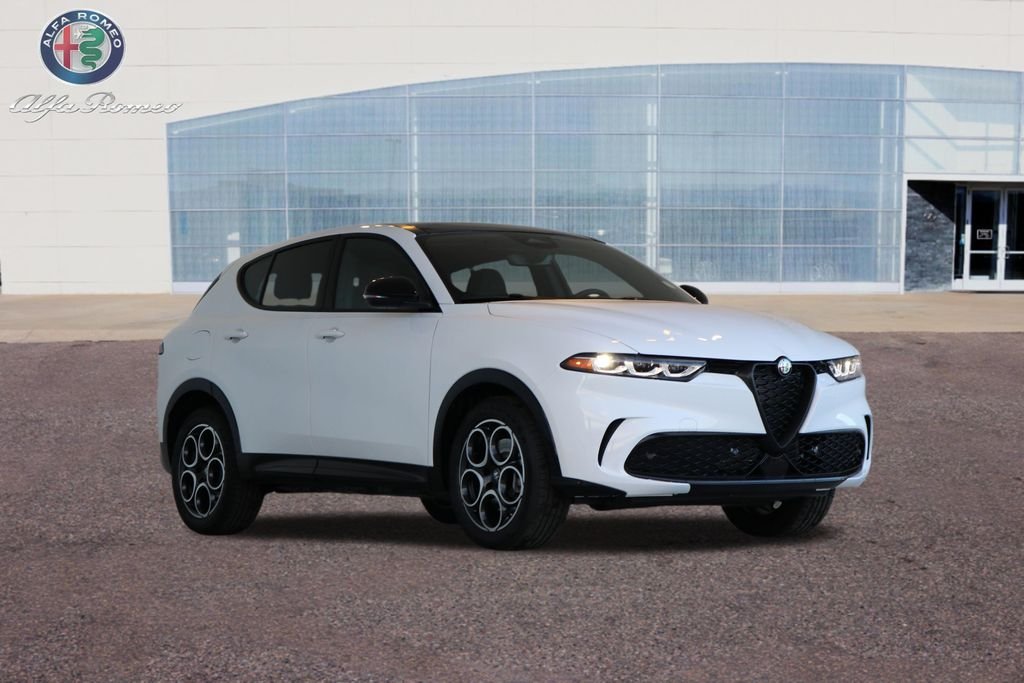 New 2025 Milano White Exterior Paint Alfa Romeo Base image 50