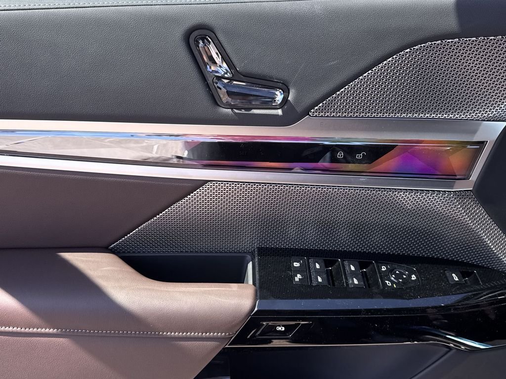 New 2026 Black Sapphire Metallic BMW 760i xDrive image 15