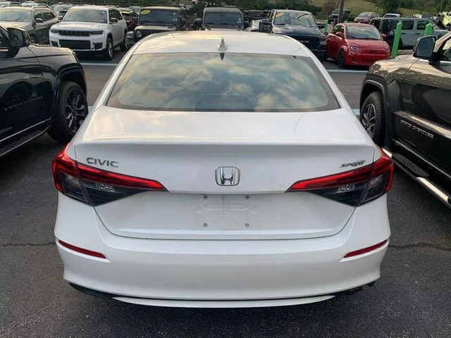 Used 2022  Honda Sport image 4