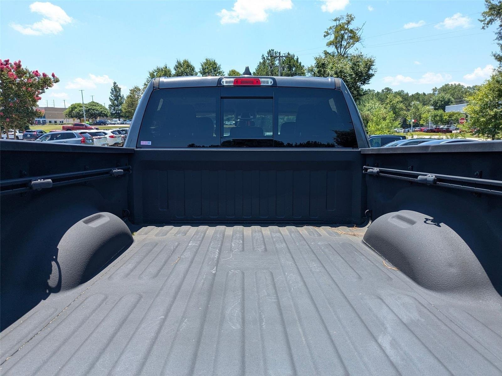 Used 2020 Granite Crystal Metallic Clearcoat Ram Laramie image 28