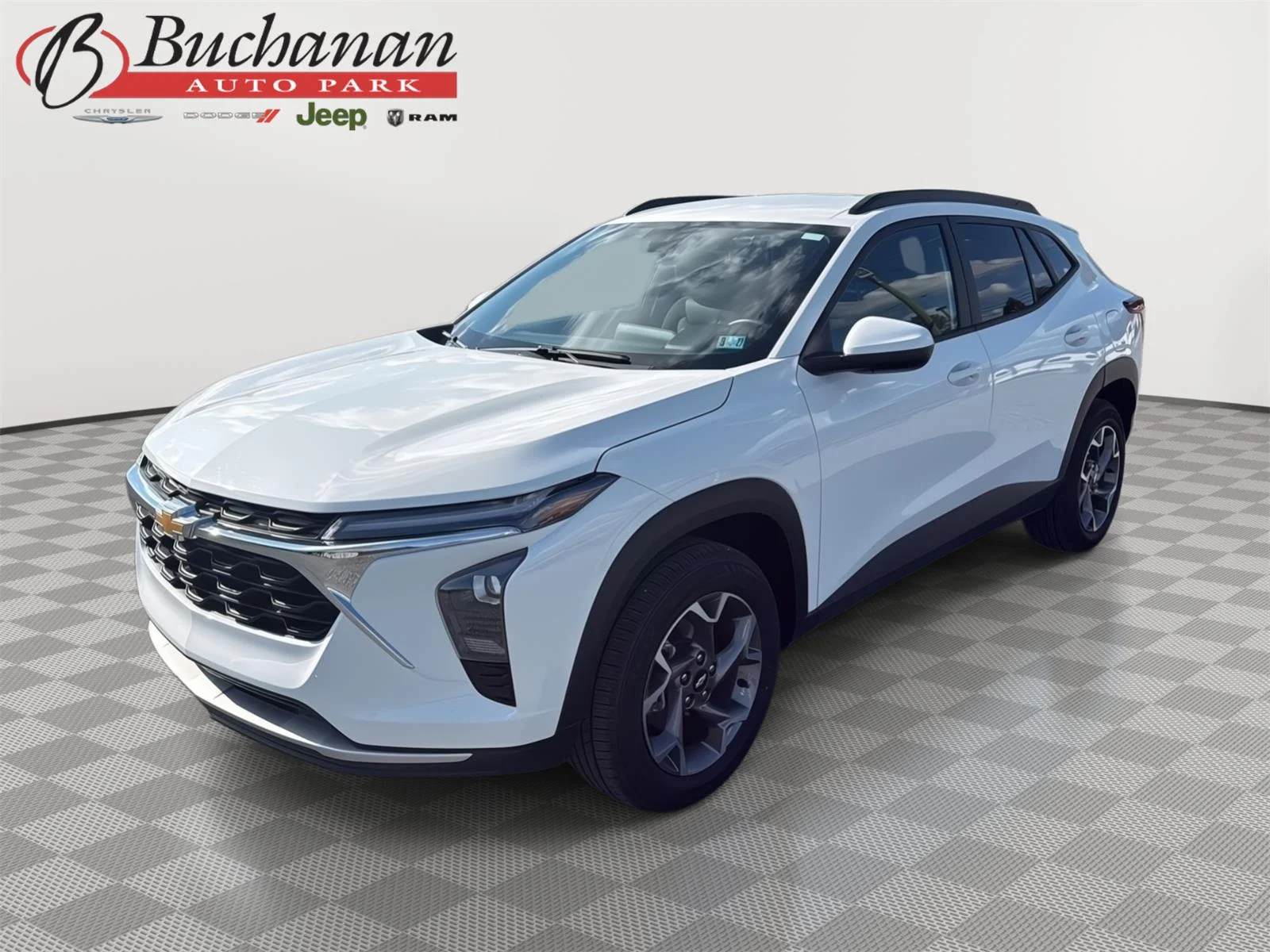 Used 2025 Summit White Chevrolet LT image 1