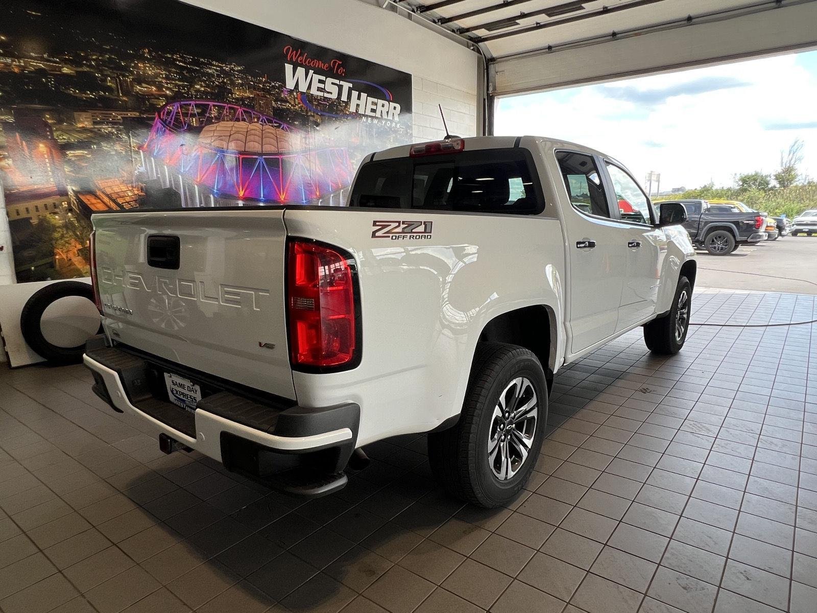 Used 2022 Summit White Chevrolet 4WD Z71 image 7