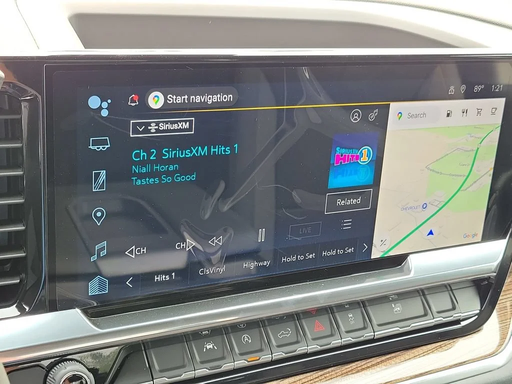 New 2026 Summit White Chevrolet LT (2FL) image 13