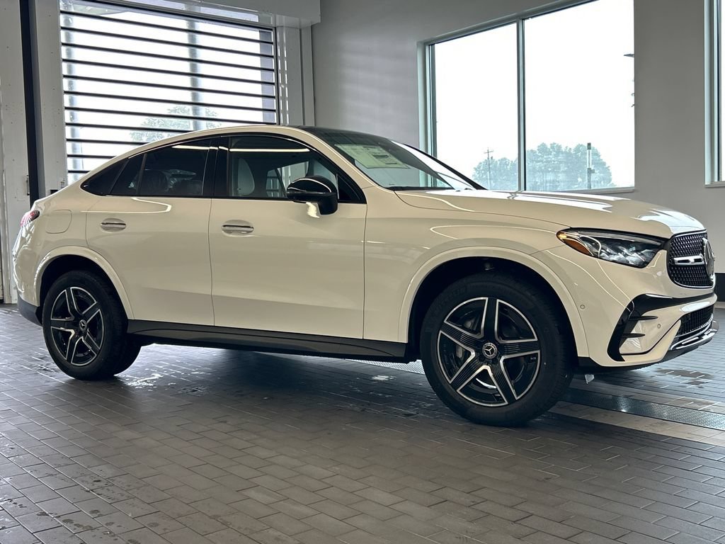 New 2027 Polar White Mercedes-Benz GLC 300 image 2