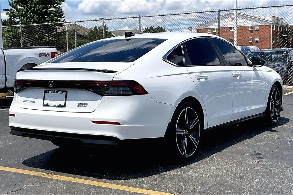 Used 2023 White Honda Sport image 12